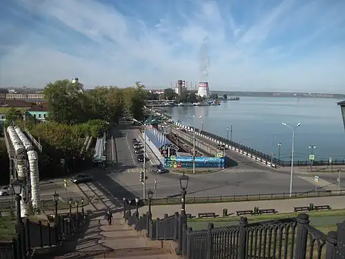 Вид на плотину