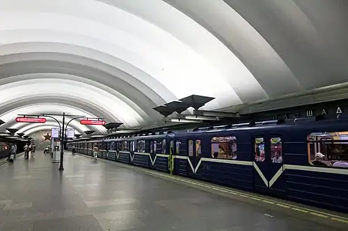 Поезд на станции