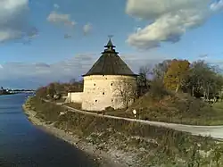 Покровская башня и холм - остатки Покровского бастиона 1701 года