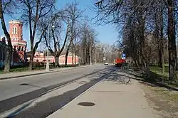 Правая Дворцовая аллея (вид от Ленинградского проспекта в сторону Трудовой аллеи)