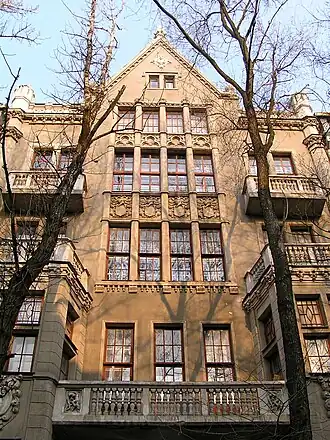 Главный фасад