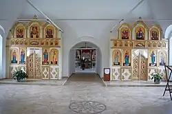 Приделы: правый — во имя Николая Чудотворца; левый — во имя Святой Равноапостольной Марии Магдалины и преподобного Симеона Персидского