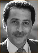 Рамаз Гиоргобиани в роли ведущего в фильме «Самые быстрые в мире»