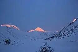 Рассвет на озере Большое Хадатаёганлор в конце марта