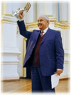 C символическим ключом от Полоцкого коллегиума