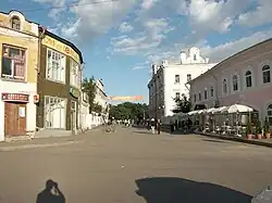 Вид на Каменный мост с улицы Мира