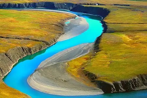 Русло реки в национальном парке «Русская Арктика»