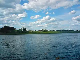 Вид на Савинобор с реки Печоры