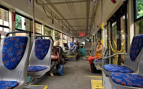 Салон низкопольного трамвая 71-911E