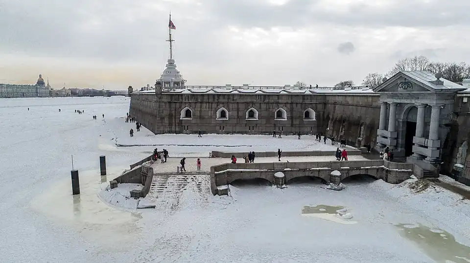 Флажная башня Нарышкина бастиона,Комендантская пристань, Невские ворота