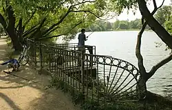 Плотина Ольгина пруда на Набережной Ольгина пруда