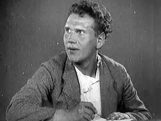 Сергей Поначевный в фильме «Одна» (1931; реж. Г. Козинцев и Л. Трауберг).