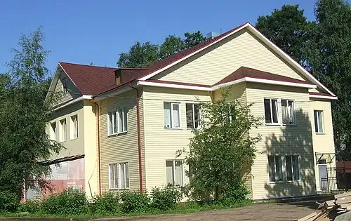 Дворик за правлением парка