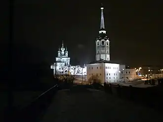 Вид на колокольню ночью