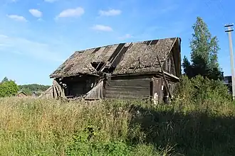 Старый дом в деревне Бор