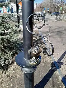 Статуэтка Колобок — историк.