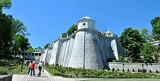 Стена Дебоскета с ротондой 1786 года.