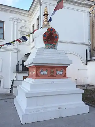 Ступа Просветления в усадьбе Лопухиных