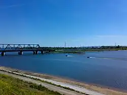 Вид с кремлёвского холма г. Сызрань на реку Сызранка, около её впадения в Волгу