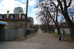 Сельская улица в Киеве (апрель 2011 года)