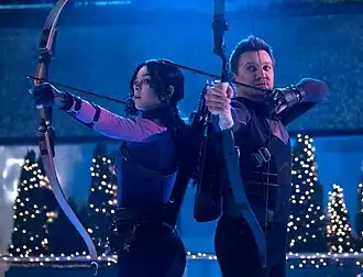 Клинт Бартон и Кейт Бишопв финальной битвепротив Мафии в трениках