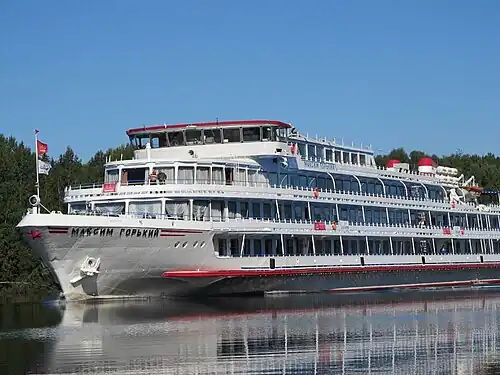 Теплоход на реке Свирь