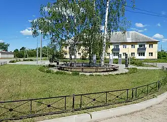 Сквер Воинской славы, посвящённый памяти группы подпольщиц. Вид с юга.