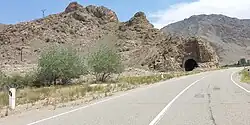 Участок дороги Мегри-Нрнадзор и железнодорожный тоннель
