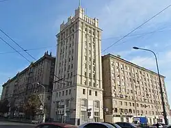 Дом со шпилем