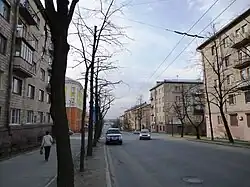 Вид улицы в районе перекрёстка с ул. Свердлова (дома №9, №18)