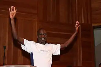 Уэсли на конференции Лос-Анджелесского марафона 2009 года