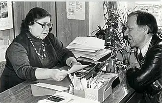 Надежда Финогенова с клоуном Олегом Поповым