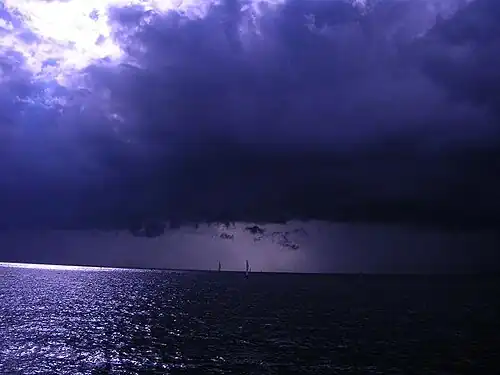 Финский залив с пристани Крестовского острова перед грозой.30 сентября 2011 года