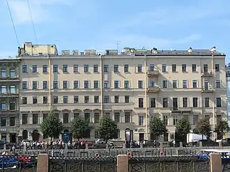 Фасад, выходящий на Фонтанку
