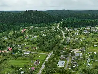 Вид сверху на посёлок Харлу