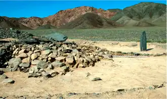 Курган Хух удзуурийн дугуй I-1. Вид с юга во время раскопок