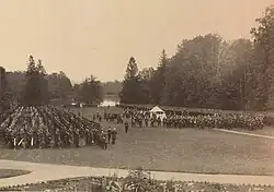 Церковный парад в день полкового праздника у Ропшинского дворца. 1888 г.