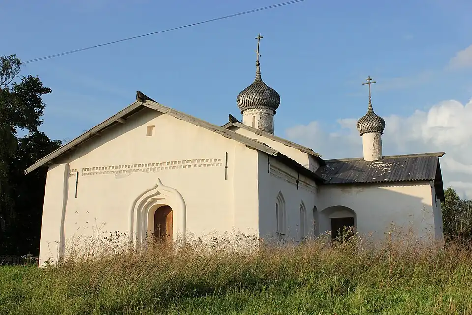 Церковь Василия Кесарийского (1686) в Чернавино. 2013 год