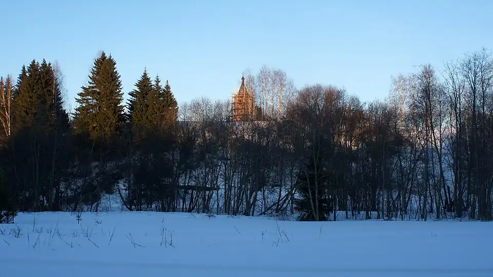 Вид церкви с левого берега Коскары