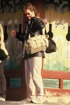 Чарли Коул за работой во время массовых протестов в Южной Корее. 1987 год