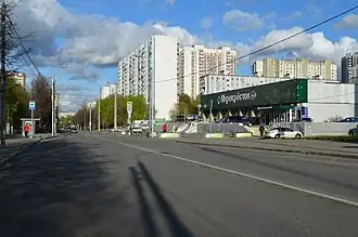 Шипиловская улица напротив дома № 48 в районе остановки «Шипиловская улица, 41»