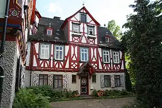 Западный фасад здания