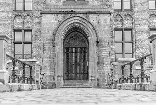 Вход в замок с западной стороны