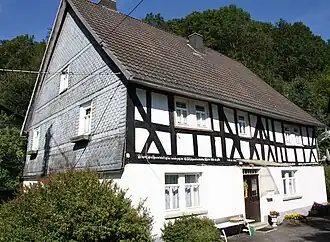 Один из многих памятников архитектуры в Эльзоффе