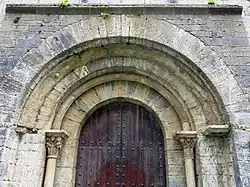 Дверной портал.