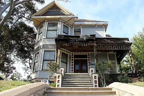 Дом по адресу Кэрролл-авеню, 1345