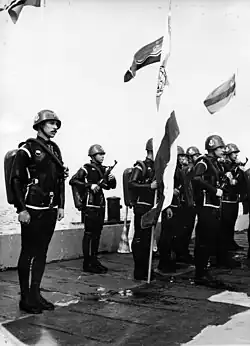 Водолазы-разведчики 17-й отдельной бригады, крайний слева Анатолий Карпенко