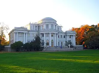 Елагин дворец на Елагином острове