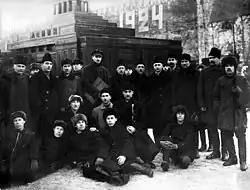 Семён Савельевич Ильин у мавзолея Ленина, 1924 год