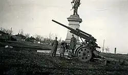 Памятник Петру I во время оккупации (апрель 1943)